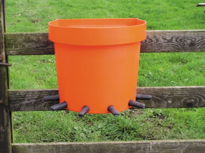 Shoof calf feeder rail bucket 6 teats / 20 l
